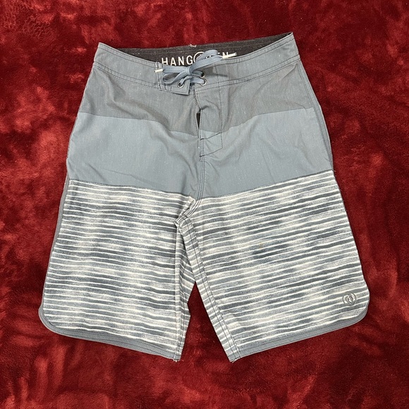 Quiksilver and Hang Ten boys boardshorts size 10, used good condition - Picture 6 of 10